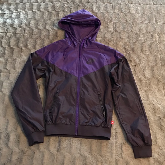 nike windrunner xs